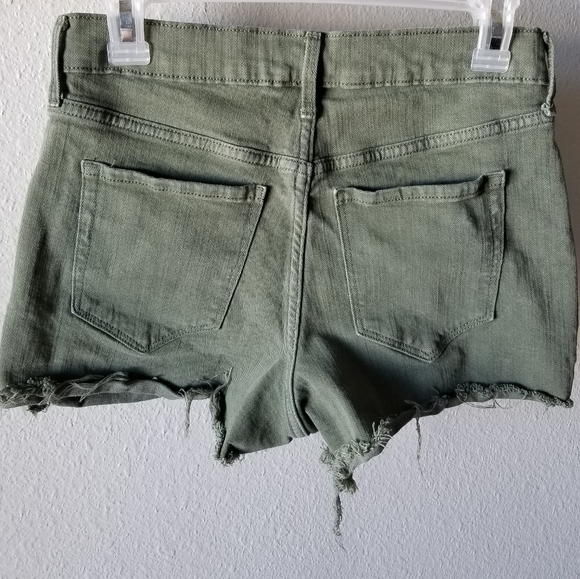 Old Navy army green boyfriend fit jean shorts - Picture 5 of 8